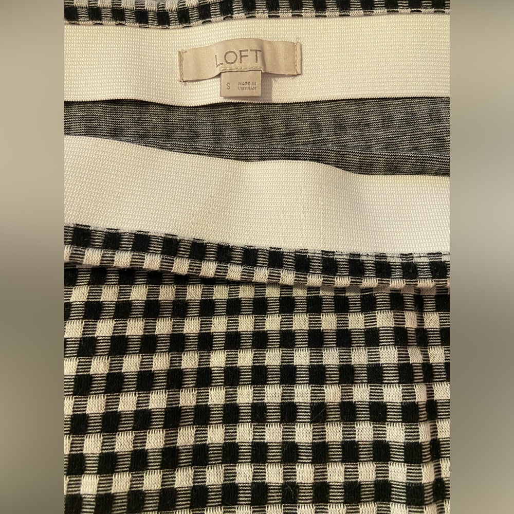 LOFT BLACK AND WHITE ELASTIC WAIST CHECKERED RUFFLE FLOUNCE SKIRT SIZE SMALL - Picture 5 of 8